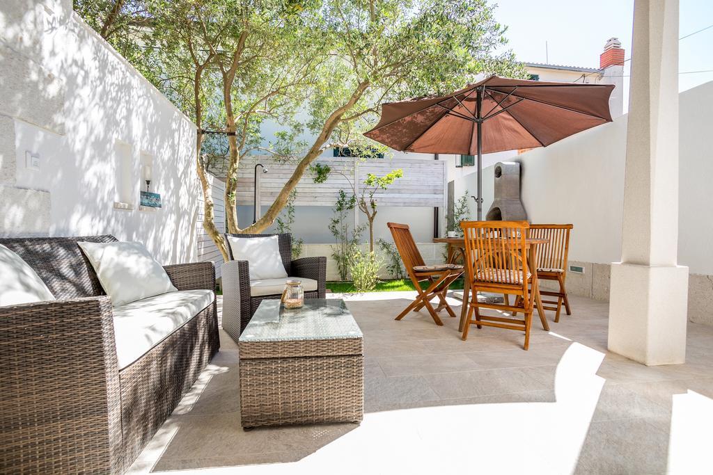 Zlatni Bol Apartments エクステリア 写真