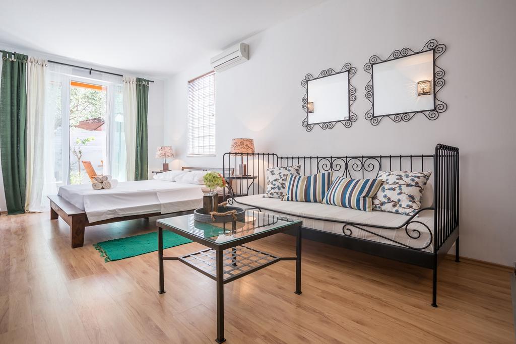 Zlatni Bol Apartments エクステリア 写真
