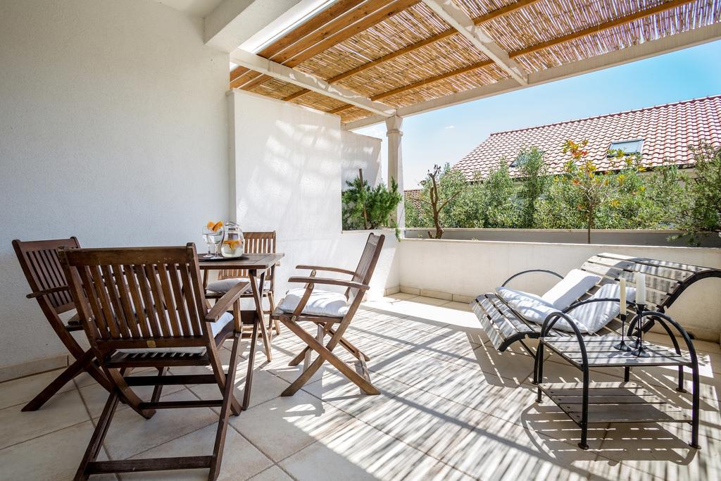 Zlatni Bol Apartments エクステリア 写真