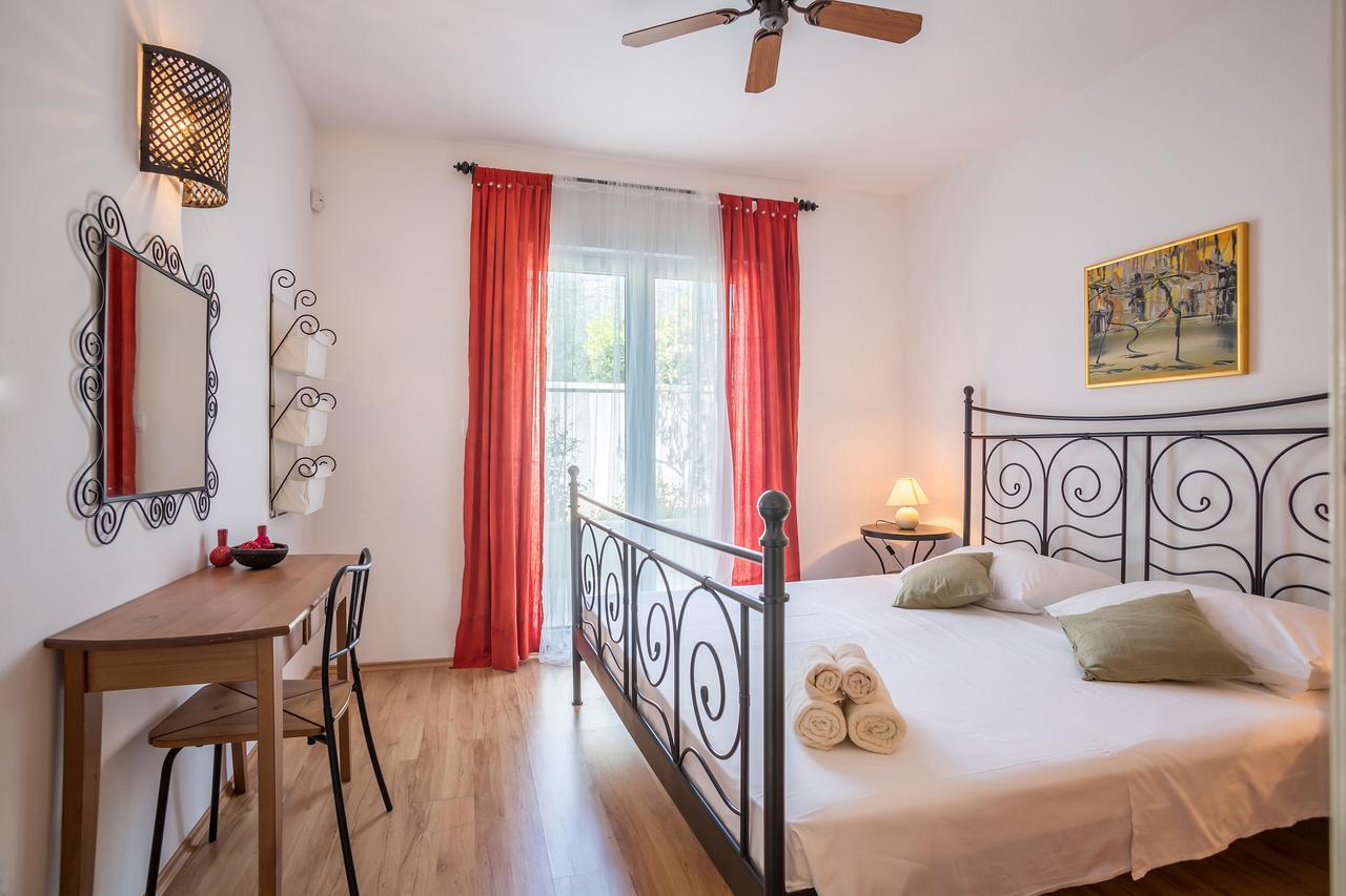 Zlatni Bol Apartments エクステリア 写真