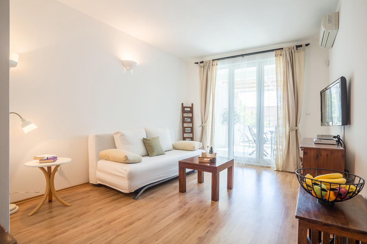Zlatni Bol Apartments エクステリア 写真