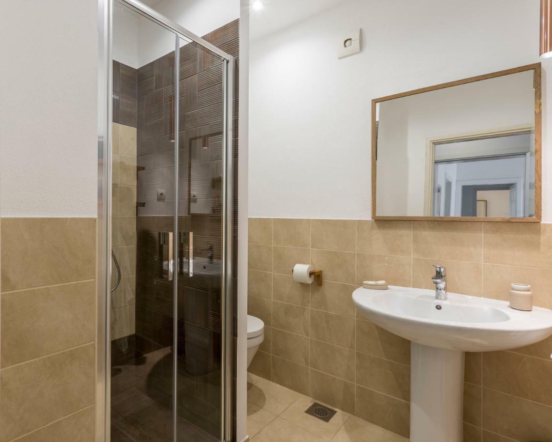 Zlatni Bol Apartments エクステリア 写真