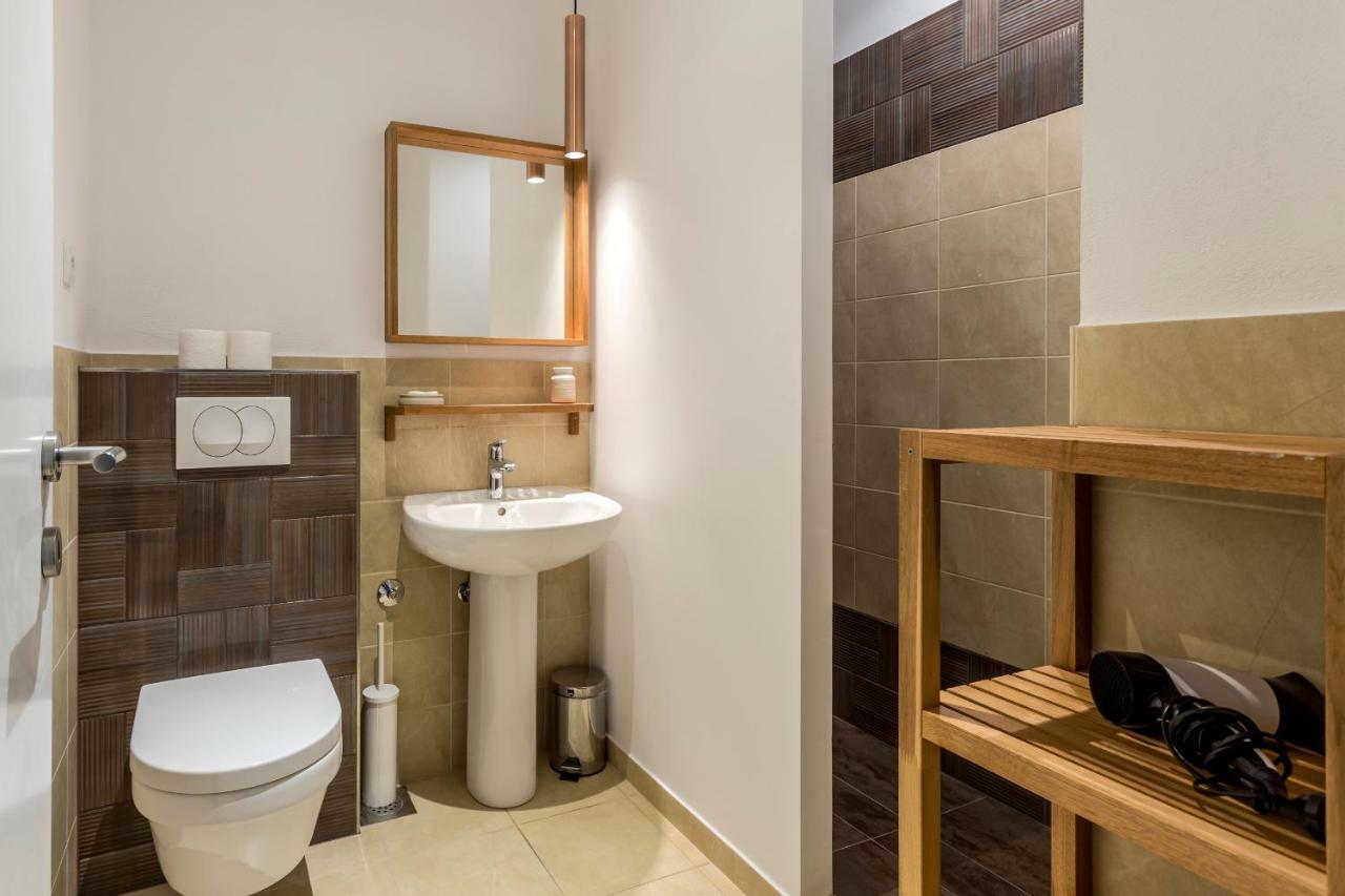 Zlatni Bol Apartments エクステリア 写真